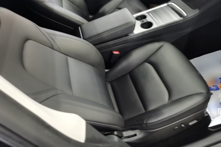 Used Tesla Model Y 2021 Long-Range All-Wheel-Drive Version Right Front Seat