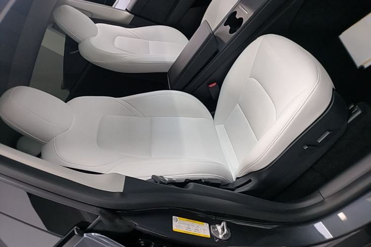 Used Tesla Model Y 2021 Long-Range All-Wheel-Drive Version Right Front Seat