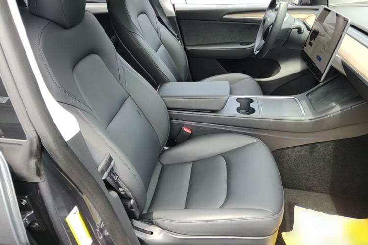 Used Tesla Model Y 2021 Long-Range All-Wheel-Drive Version Right Front Seat
