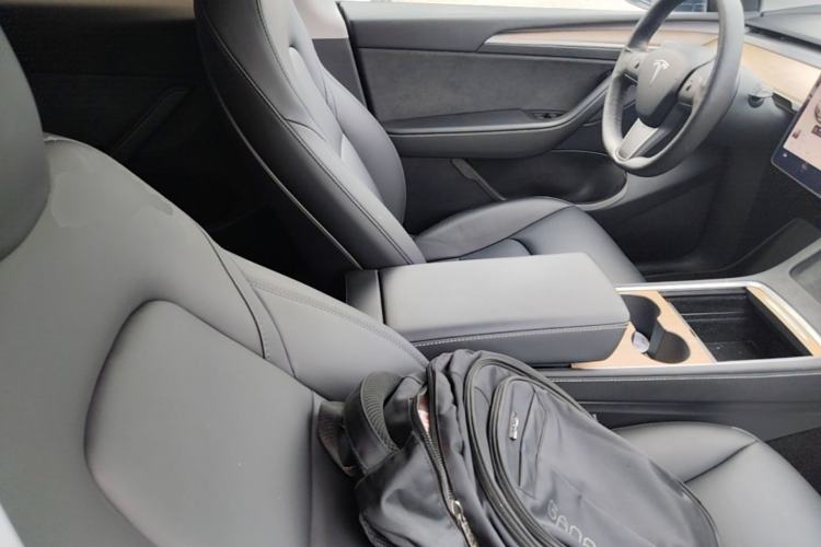 Used Tesla Model Y 2021 Long-Range All-Wheel-Drive Version Right Front Seat