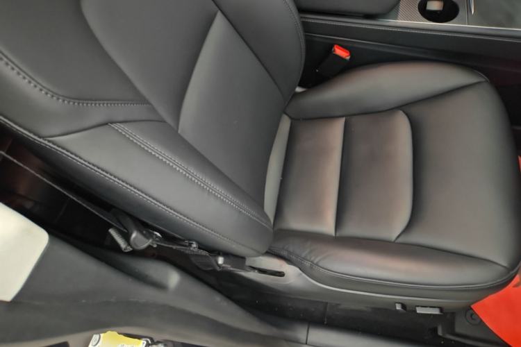 Used Tesla Model Y 2021 Long-Range All-Wheel-Drive Version 3D7 Right Front Seat