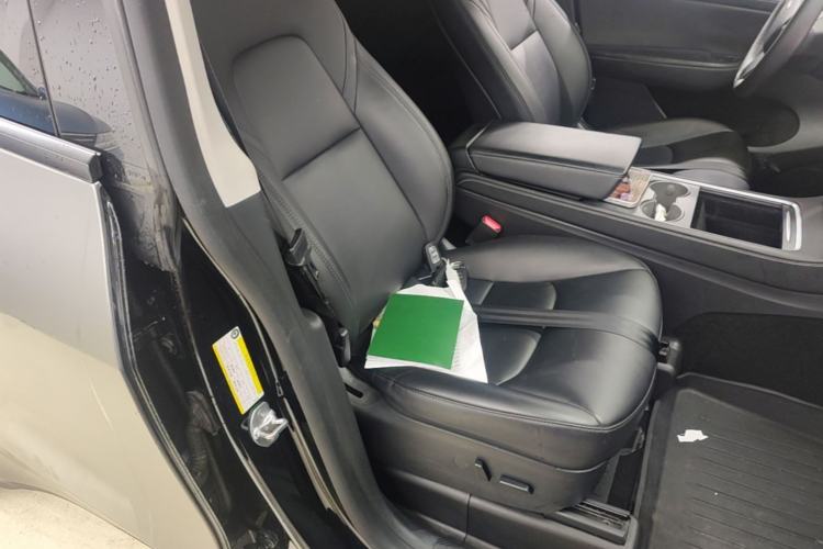 Used Tesla Model Y 2021 Standard Range Rear-Wheel Drive Version Right Front Seat
