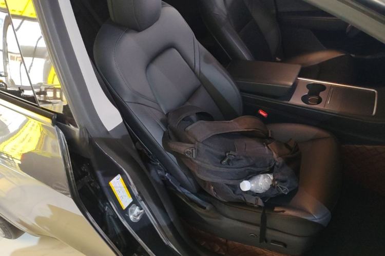 Used Tesla Model Y 2021 Long-Range All-Wheel-Drive Version 3D7 Right Front Seat
