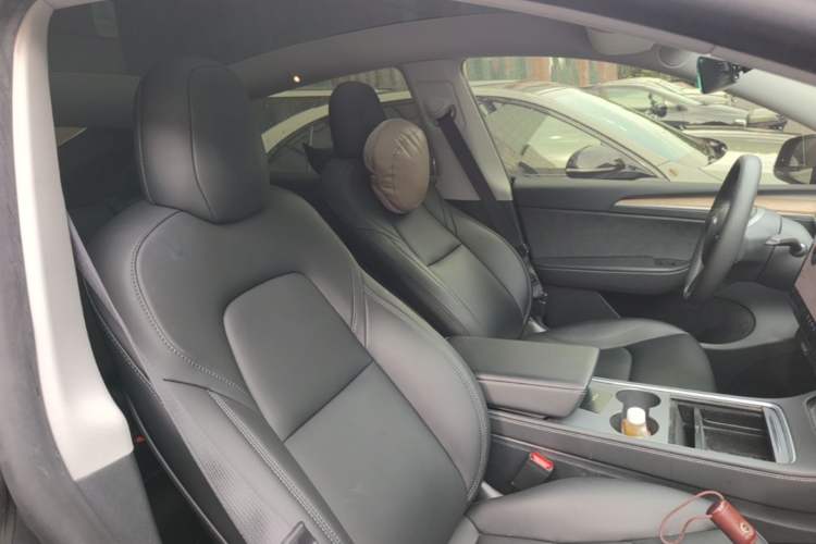 Used Tesla Model Y 2021 Long-Range All-Wheel-Drive Version Right Front Seat