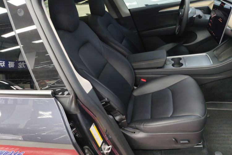 Used Tesla Model Y 2021 Standard Range Rear-Wheel Drive Version Right Front Seat