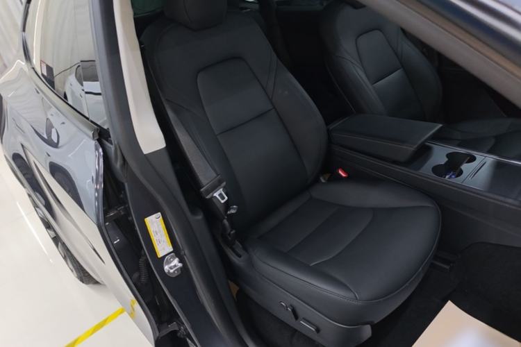 Used Tesla Model Y 2021 Long-Range All-Wheel-Drive Version Right Front Seat