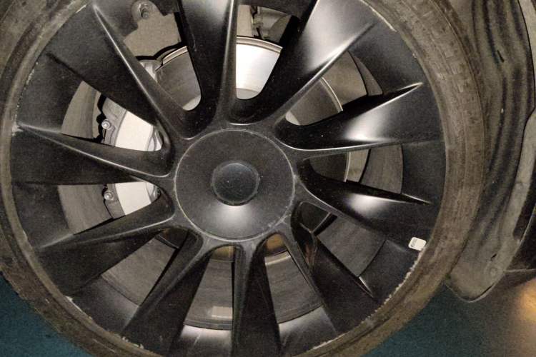 Used Tesla Model Y 2021 Revised Version Long-Range All-Wheel Drive Edition 3D5 Right Front Wheel Hub