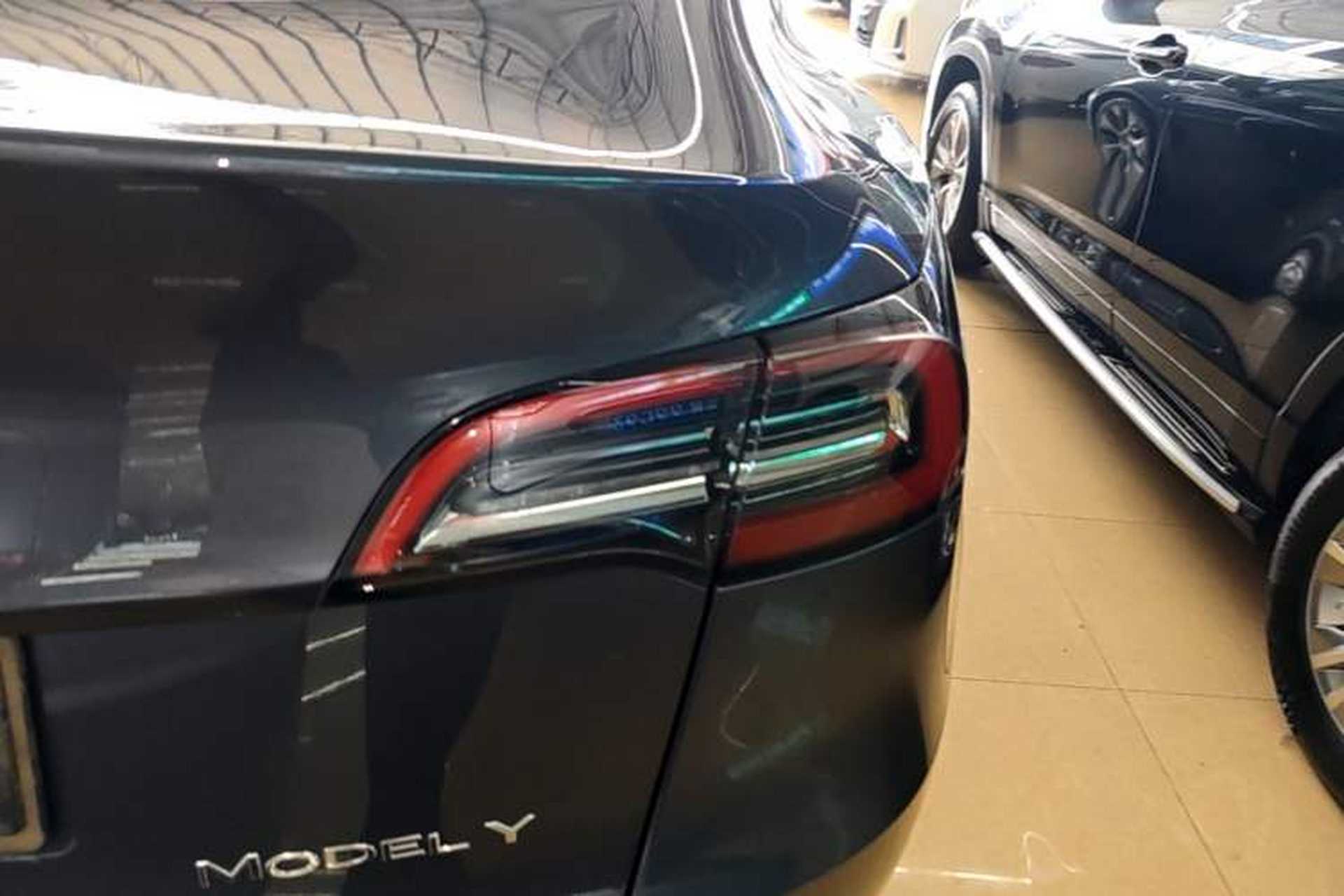 Used Tesla Model Y 2021 Long-Range All-Wheel-Drive Version Right Rear Taillight