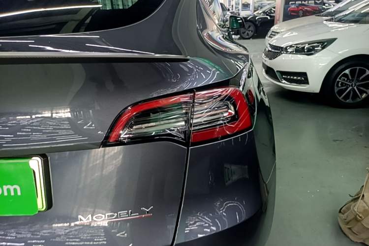 Used Tesla Model Y 2021 Performance High-Performance All-Wheel-Drive Version Right Rear Taillight