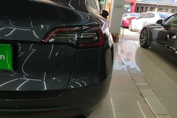 Used Tesla Model Y 2021 Long-Range All-Wheel-Drive Version Right Rear Taillight