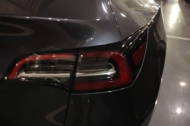 Used Tesla Model Y 2021 Long-Range All-Wheel-Drive Version Right Rear Taillight