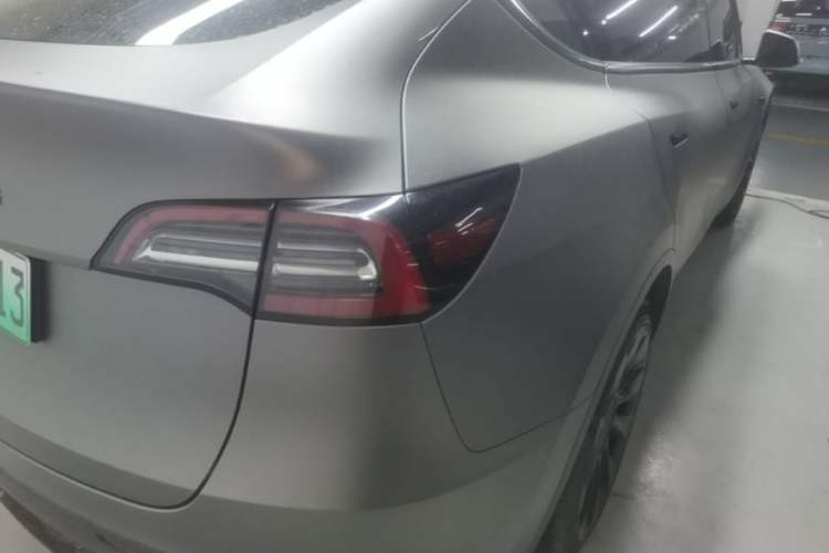 Used Tesla Model Y 2021 Standard Range Rear-Wheel Drive Version Right Rear Taillight