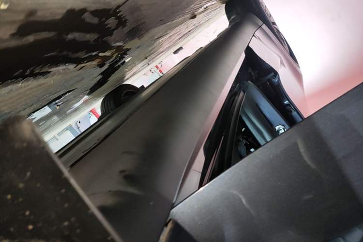 Used Tesla Model Y 2021 Long-Range All-Wheel-Drive Version Right Side Sill