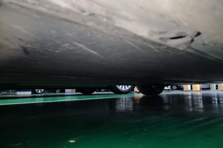 Used Tesla Model Y 2021 Standard Range Rear-Wheel Drive Version Right Side Sill