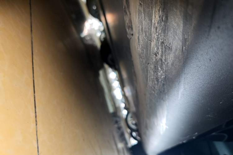 Used Tesla Model Y 2021 Long-Range All-Wheel-Drive Version Right Side Sill