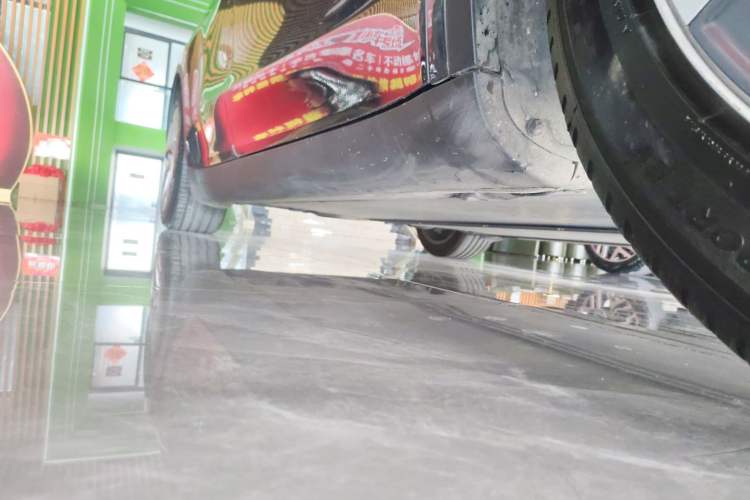 Used Tesla Model Y 2021 Standard Range Rear-Wheel Drive Version Right Side Sill