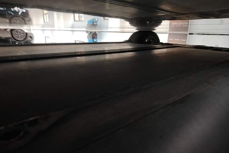 Used Tesla Model Y 2021 Standard Range Rear-Wheel Drive Version Right Side Sill