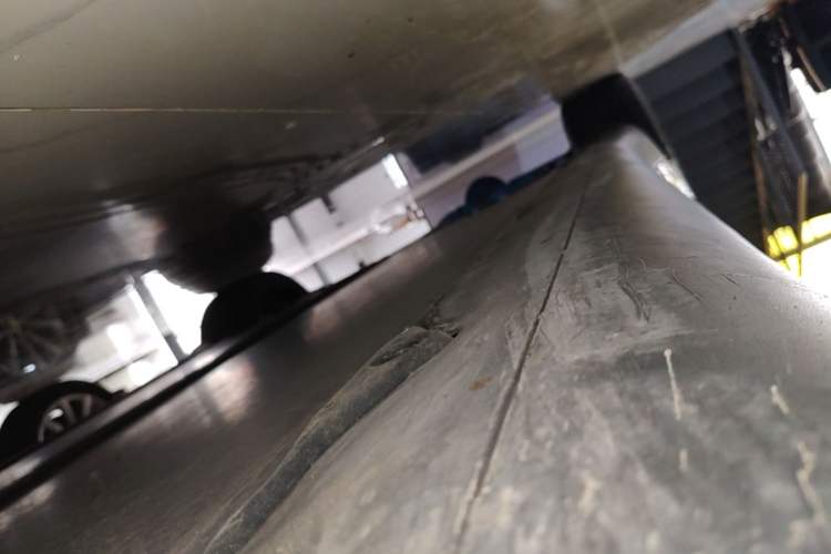 Used Tesla Model Y 2021 Long-Range All-Wheel-Drive Version 3D7 Right Side Sill