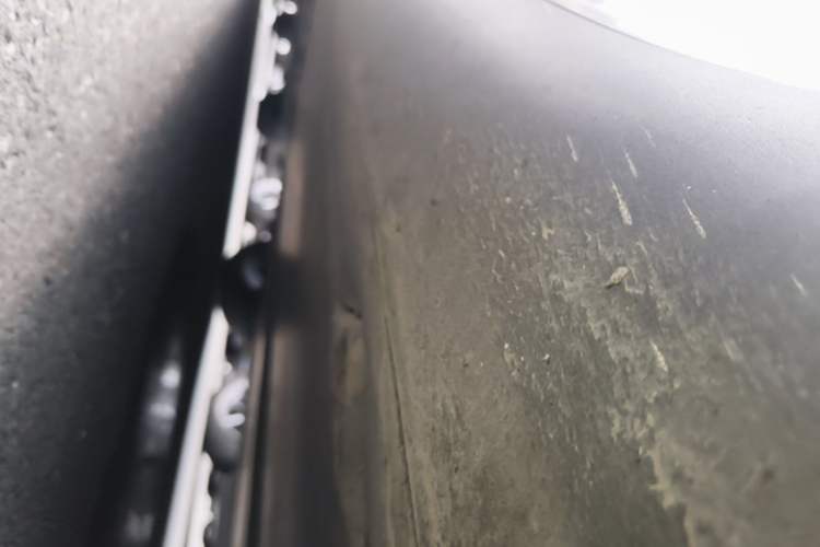 Used Tesla Model Y 2021 Long-Range All-Wheel-Drive Version Right Side Sill