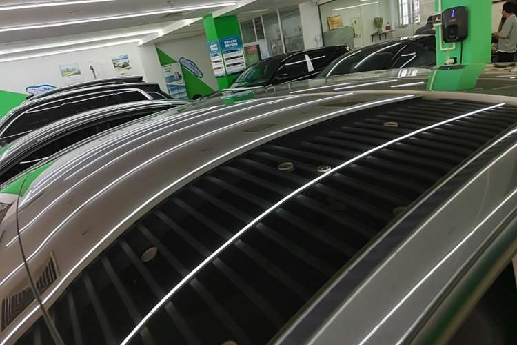 Used Tesla Model Y 2021 Long-Range All-Wheel-Drive Version Roof