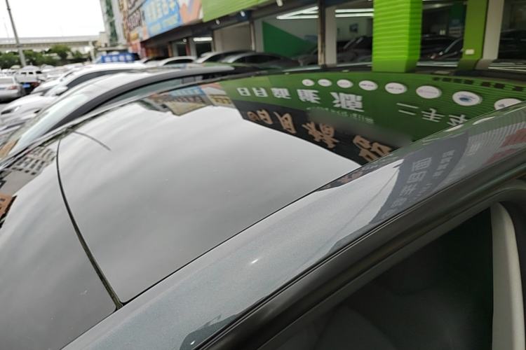 Used Tesla Model Y 2021 Long-Range All-Wheel-Drive Version Roof