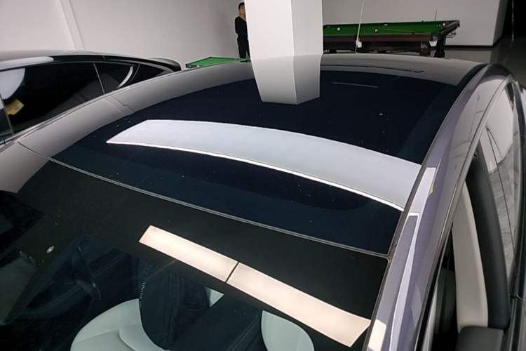 Used Tesla Model Y 2021 Long-Range All-Wheel-Drive Version Roof