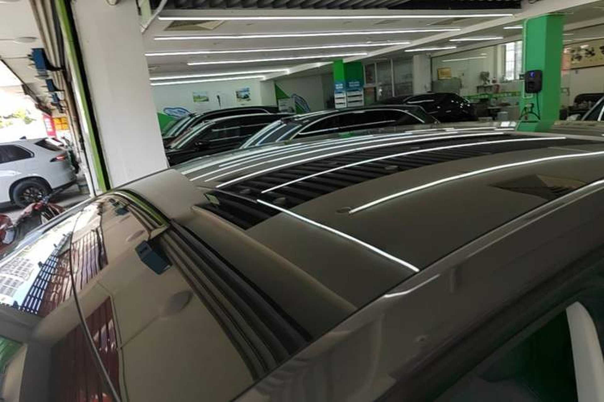 Used Tesla Model Y 2021 Long-Range All-Wheel-Drive Version Roof