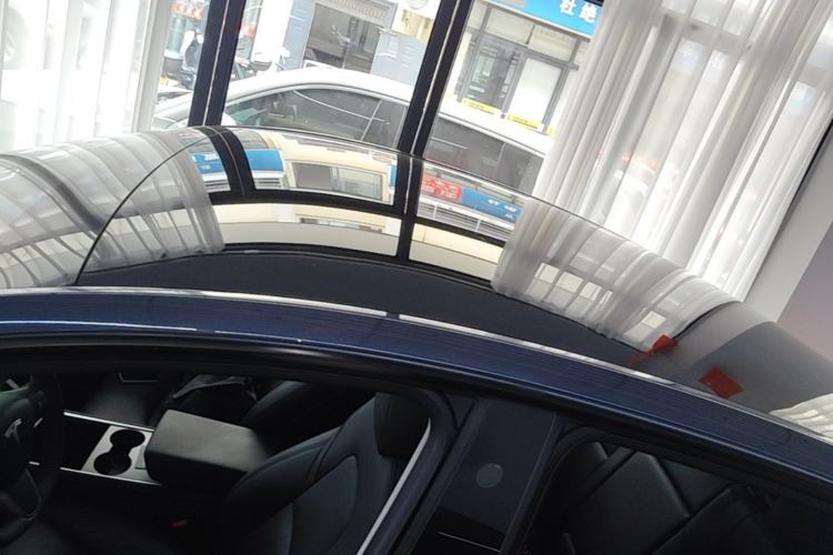 Used Tesla Model Y 2021 Long-Range All-Wheel-Drive Version Roof