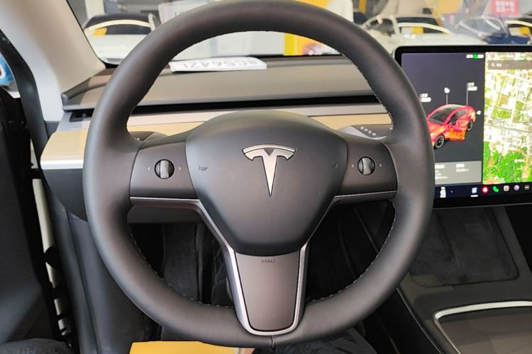 Used Tesla Model Y 2021 Long-Range All-Wheel-Drive Version 3D7 Steering Wheel