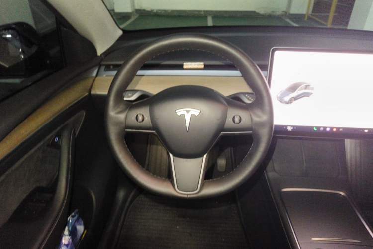 Used Tesla Model Y 2021 Long-Range All-Wheel-Drive Version 3D7 Steering Wheel