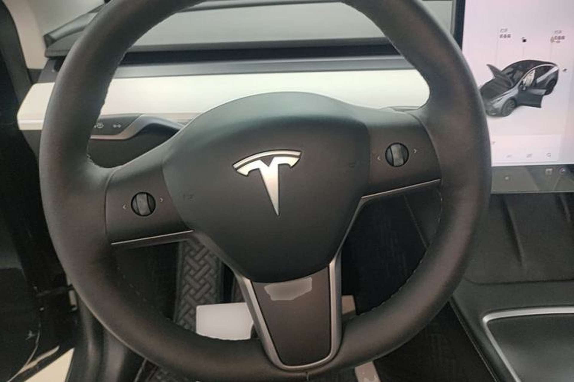 Used Tesla Model Y 2021 Long-Range All-Wheel-Drive Version 3D7 Steering Wheel