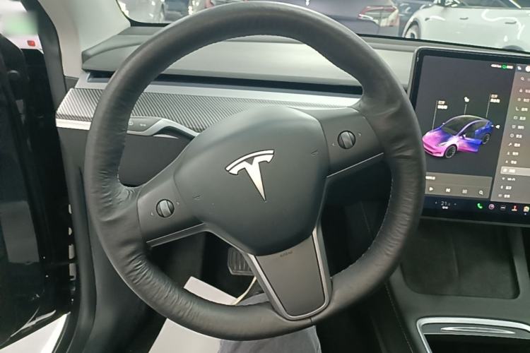 Used Tesla Model Y 2021 Long-Range All-Wheel-Drive Version Steering Wheel