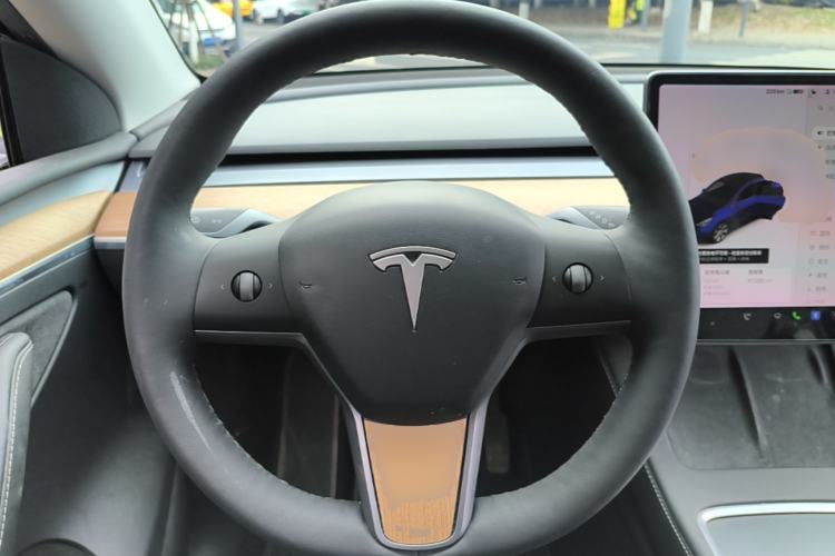 Used Tesla Model Y 2021 Long-Range All-Wheel-Drive Version Steering Wheel