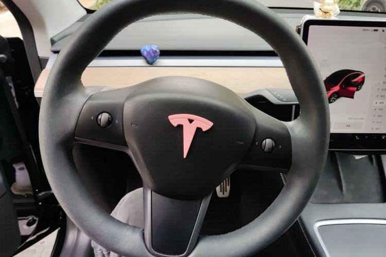 Used Tesla Model Y 2021 Long-Range All-Wheel-Drive Version 3D7 Steering Wheel