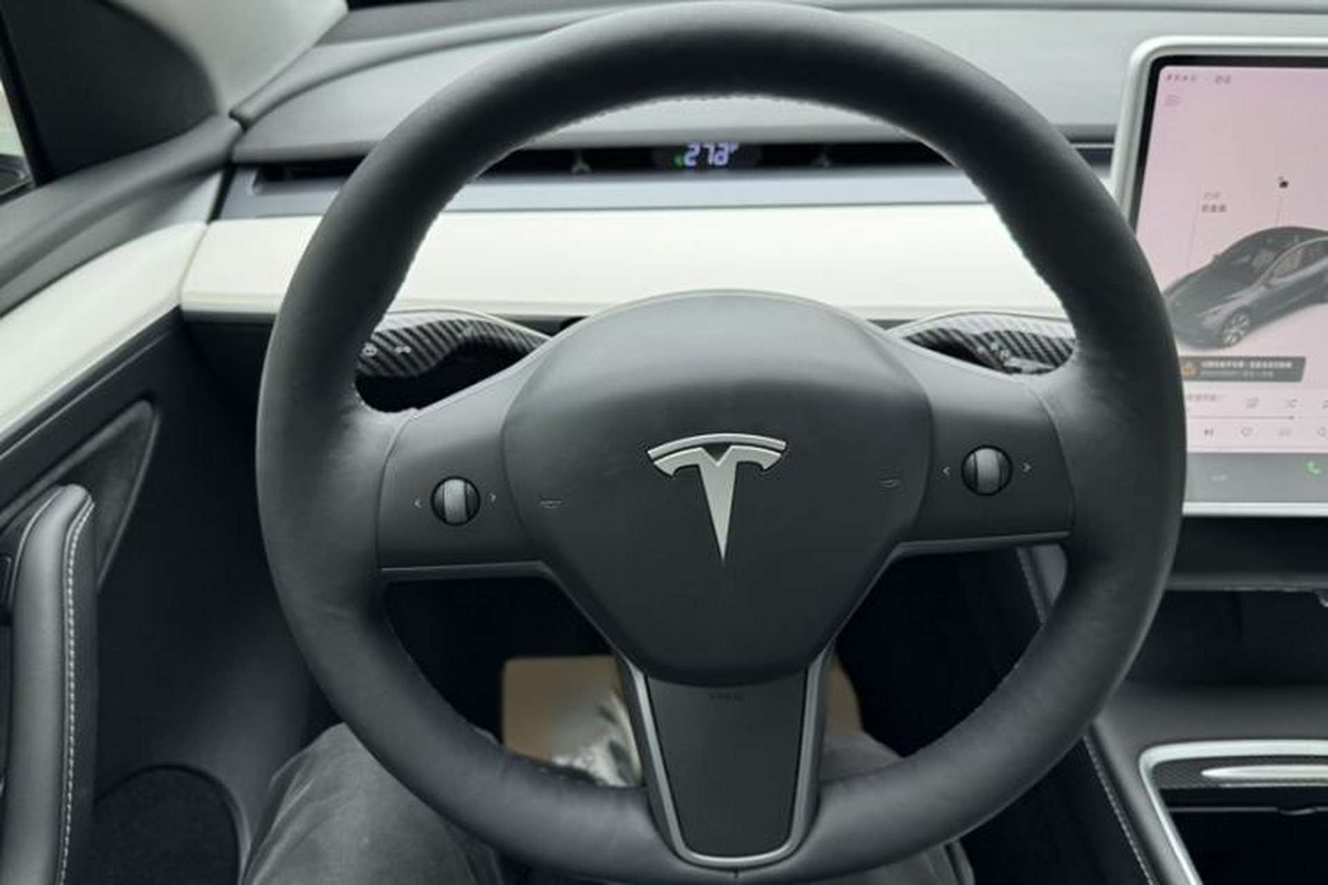 Used Tesla Model Y 2021 Long-Range All-Wheel-Drive Version Steering Wheel
