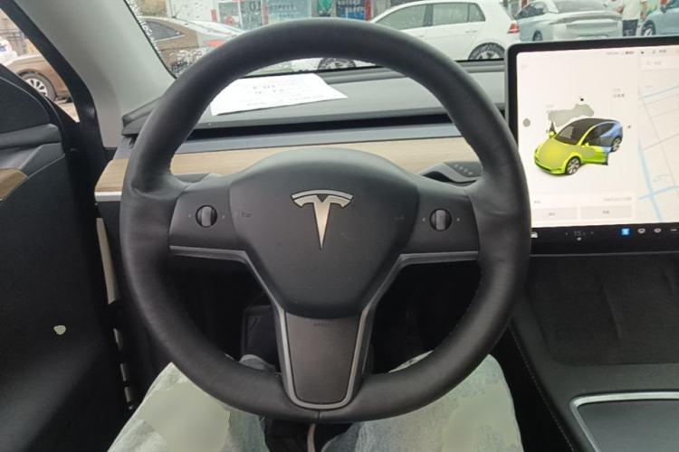 Used Tesla Model Y 2021 Long-Range All-Wheel-Drive Version 3D7 Steering Wheel