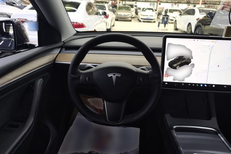 Used Tesla Model Y 2021 Long-Range All-Wheel-Drive Version Steering Wheel