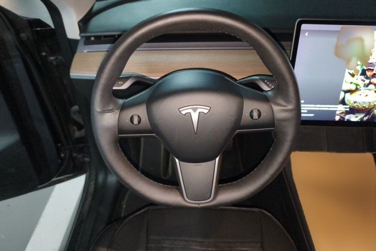 Used Tesla Model Y 2021 Long-Range All-Wheel-Drive Version 3D7 Steering Wheel