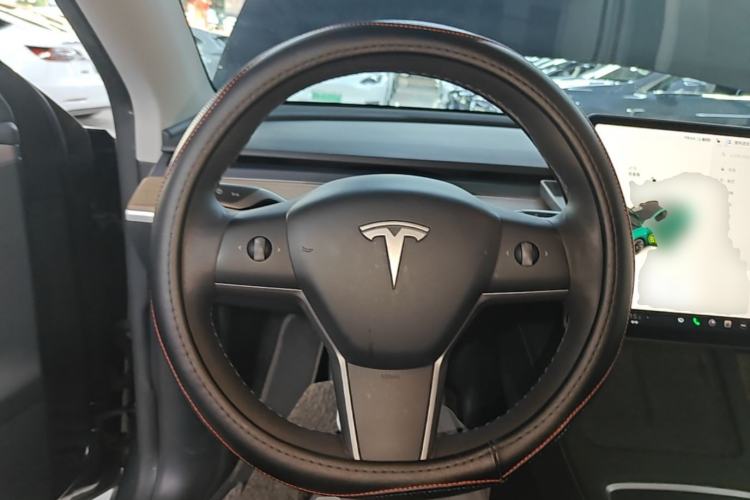 Used Tesla Model Y 2021 Long-Range All-Wheel-Drive Version 3D7 Steering Wheel