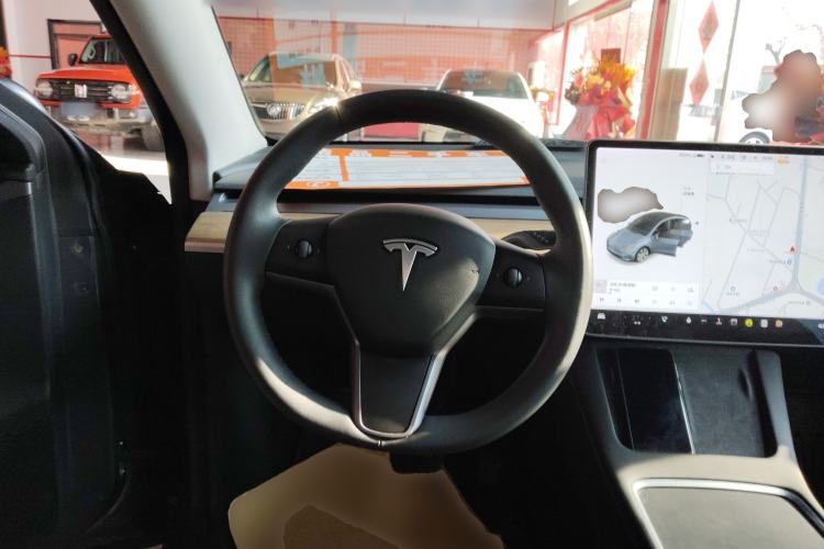 Used Tesla Model Y 2021 Long-Range All-Wheel-Drive Version Steering Wheel