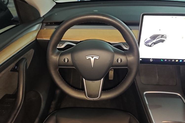 Used Tesla Model Y 2021 Standard Range Rear-Wheel Drive Version Steering Wheel