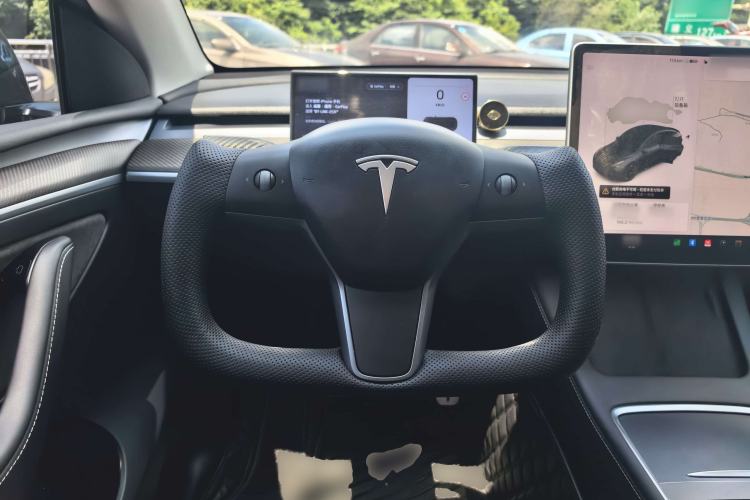 Used Tesla Model Y 2021 Long-Range All-Wheel-Drive Version 3D7 Steering Wheel