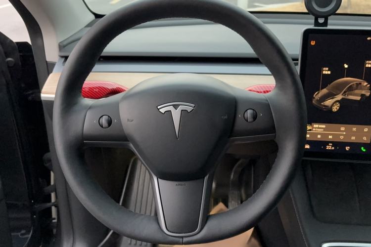 Used Tesla Model Y 2021 Long-Range All-Wheel-Drive Version Steering Wheel