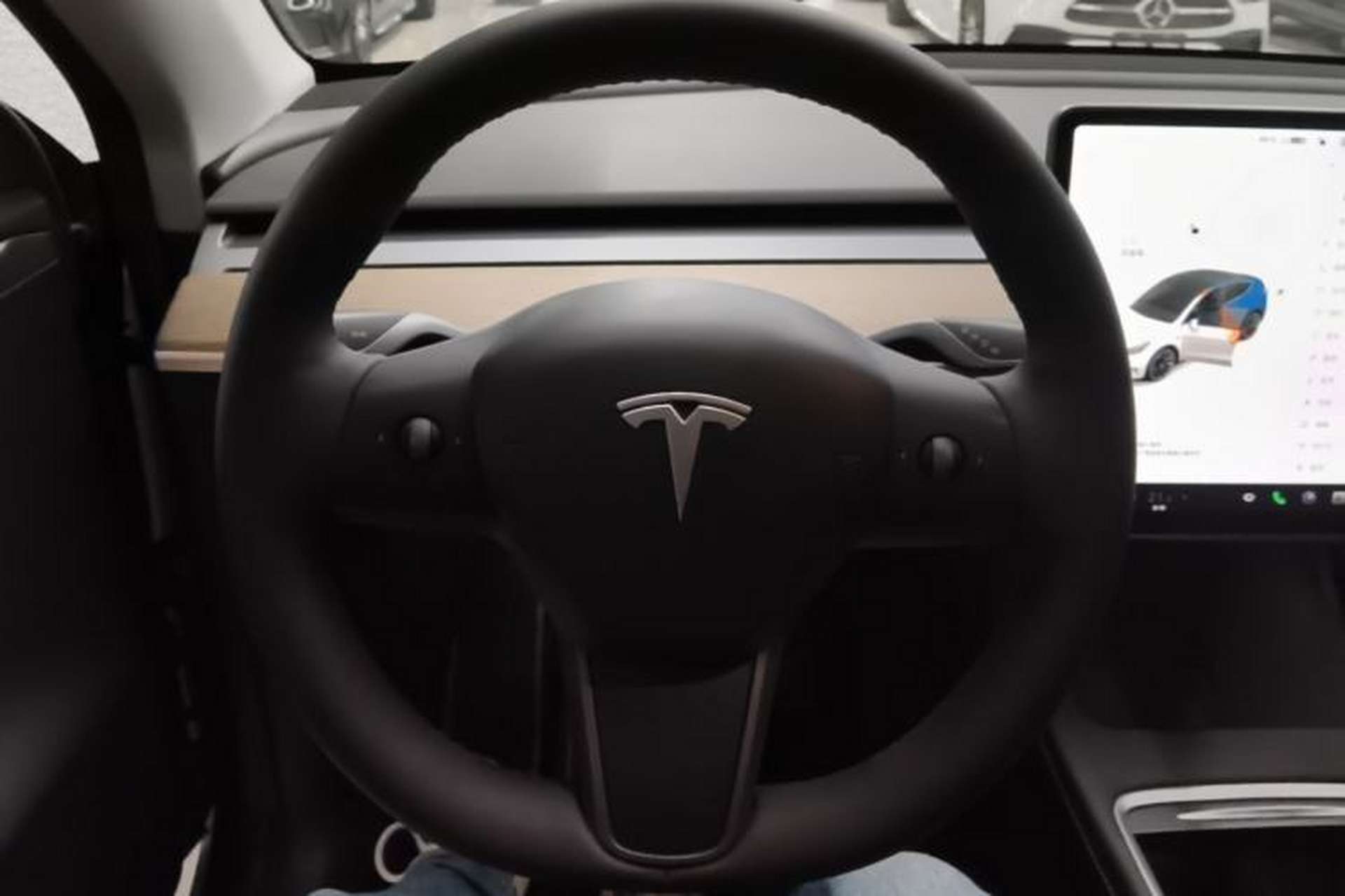 Used Tesla Model Y 2021 Standard Range Rear-Wheel Drive Version Steering Wheel