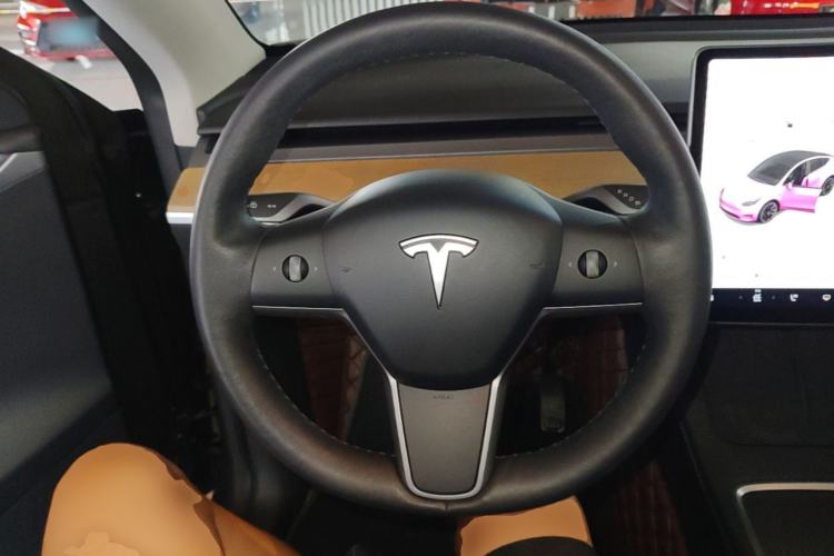 Used Tesla Model Y 2021 Long-Range All-Wheel-Drive Version 3D7 Steering Wheel