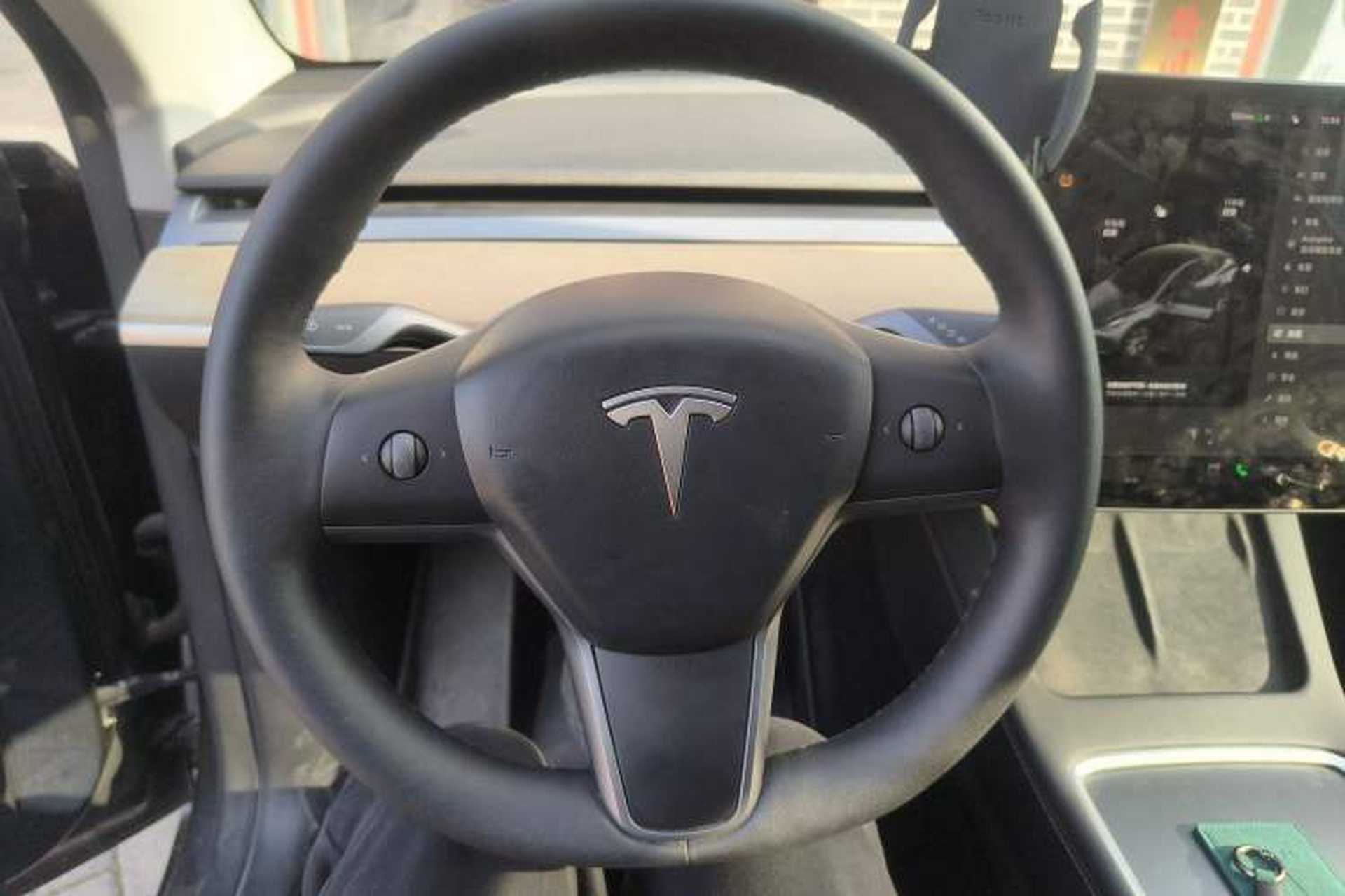 Used Tesla Model Y 2021 Long-Range All-Wheel-Drive Version 3D7 Steering Wheel