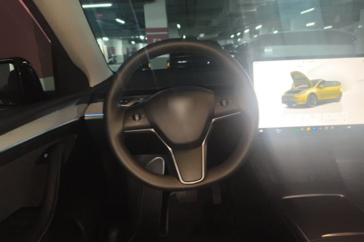 Used Tesla Model Y 2021 Revised Version 2 Long-Range All-Wheel-Drive Edition Steering Wheel