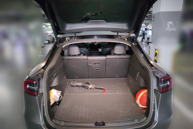 Used Tesla Model Y 2021 Standard Range Rear-Wheel Drive Version Trunk