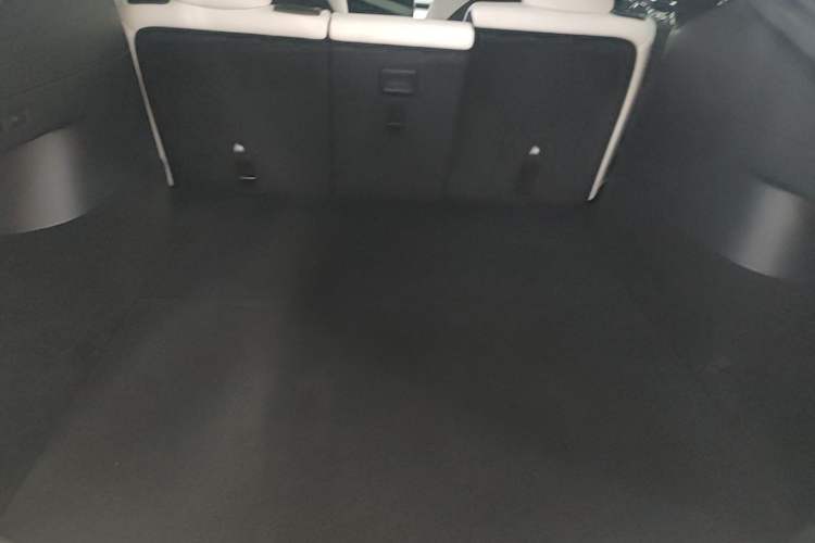 Used Tesla Model Y 2021 Long-Range All-Wheel-Drive Version 3D7 Trunk