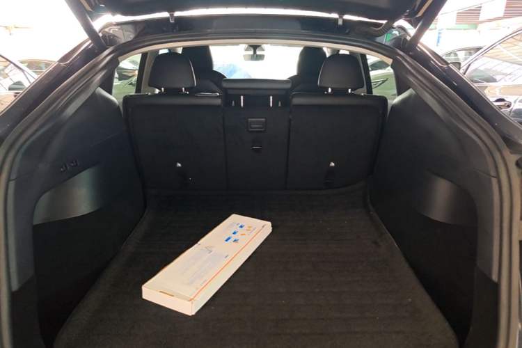 Used Tesla Model Y 2021 Long-Range All-Wheel-Drive Version Trunk